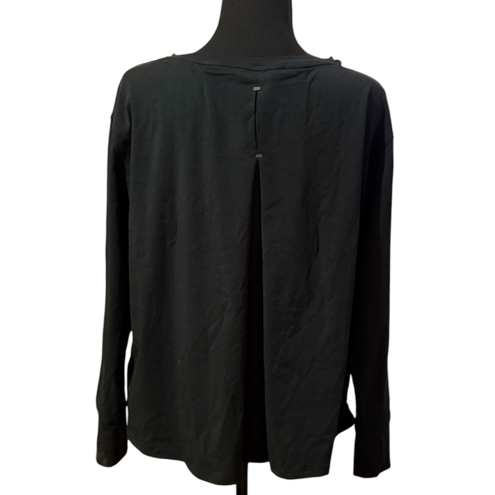 LLBean navy top, like new, medium petite